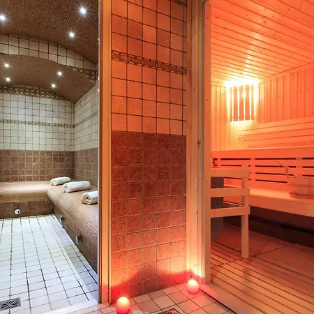 Club Blanche Neige 谷雪维尔