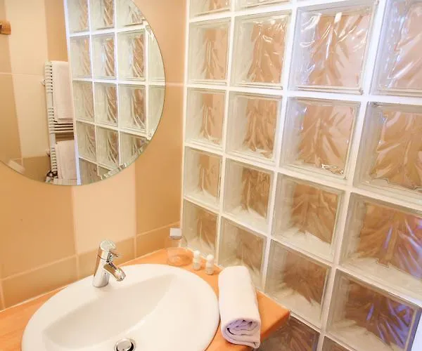 Club Blanche Neige Otel Courchevel